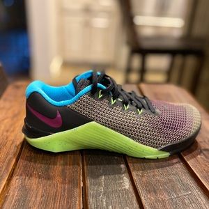 LIKE NEW!! Nike Women’s Metcon 5